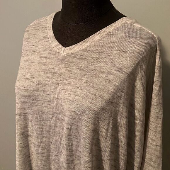 Primark Women's Gray High Low Hem Side Vent V-Neck Long Sleeve Top - Picture 5 of 7